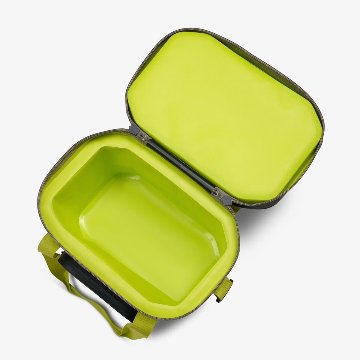 trailmate-18-can-cooler-bag-d7 00066772-O2.jpg