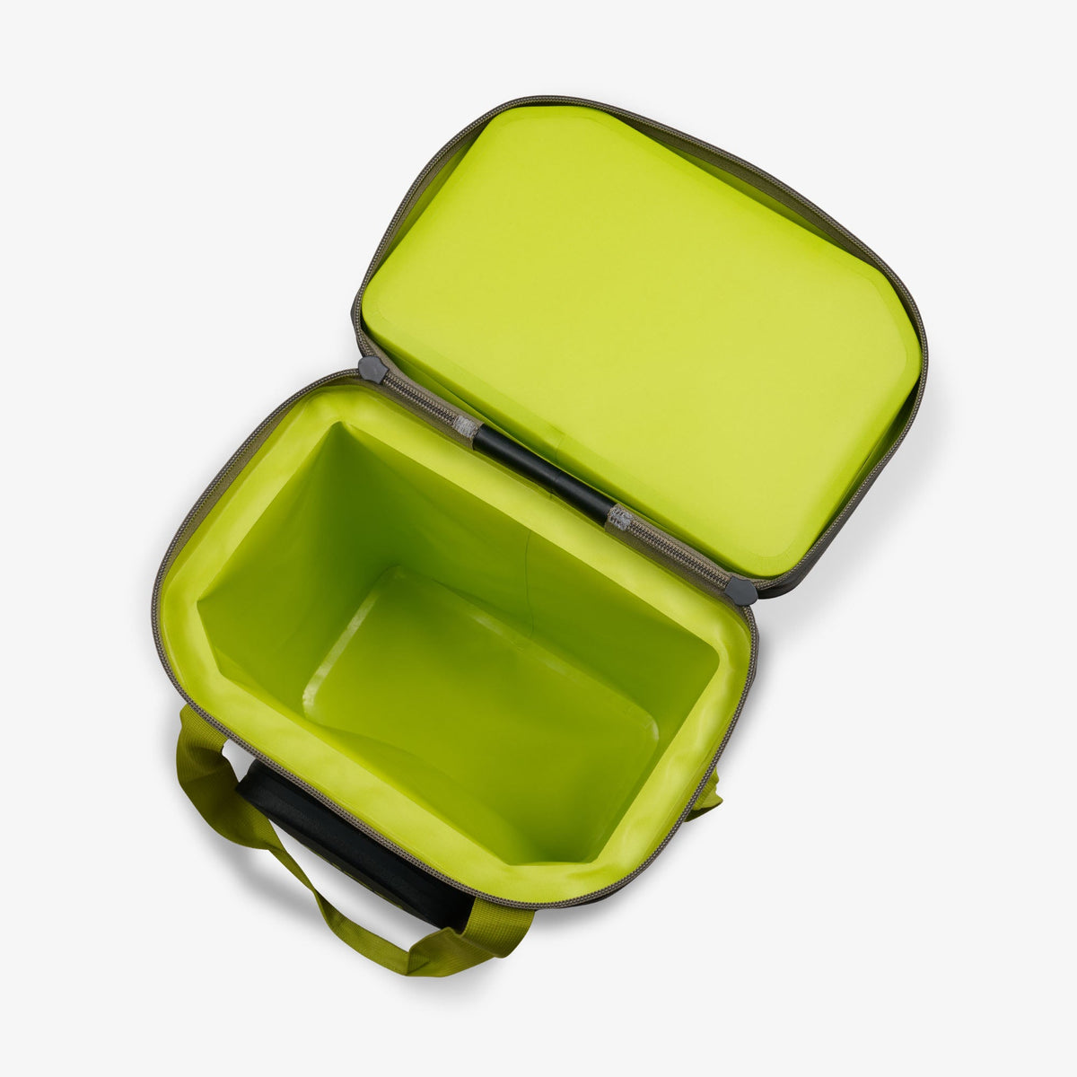 trailmate-32-can-backpack-r9 00066774-O2.jpg