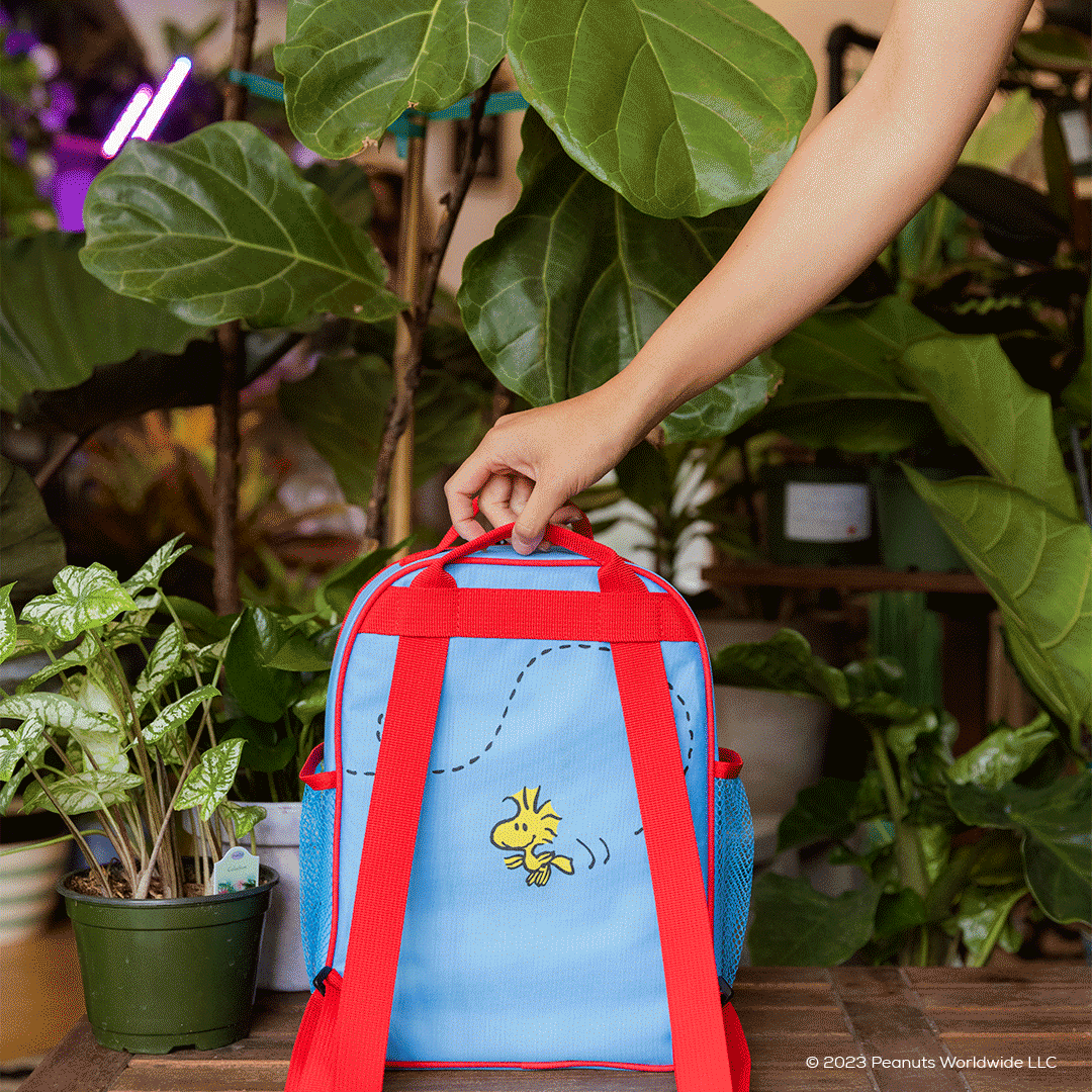 snoopy-mini-convertible-backpack-cooler-s9 Peanuts_Part_2_NATIVE_PDP_Backpack.gif